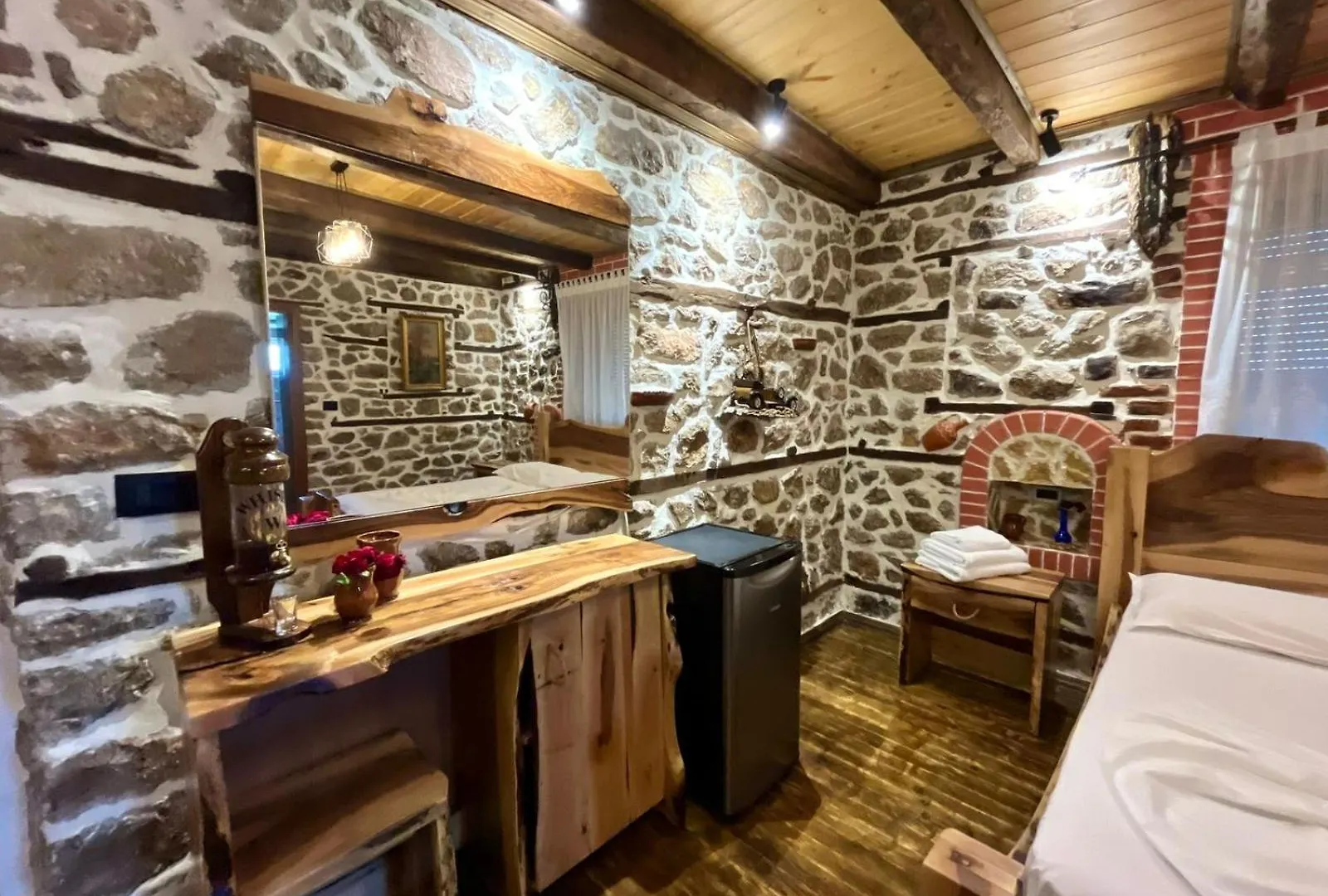 Vechia Villa Mitllari Tushemisht Guest house