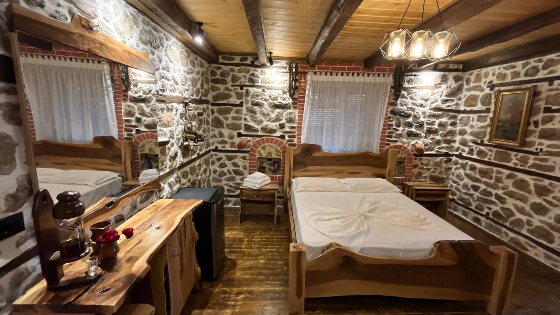 Vechia Villa Mitllari Tushemisht Albania