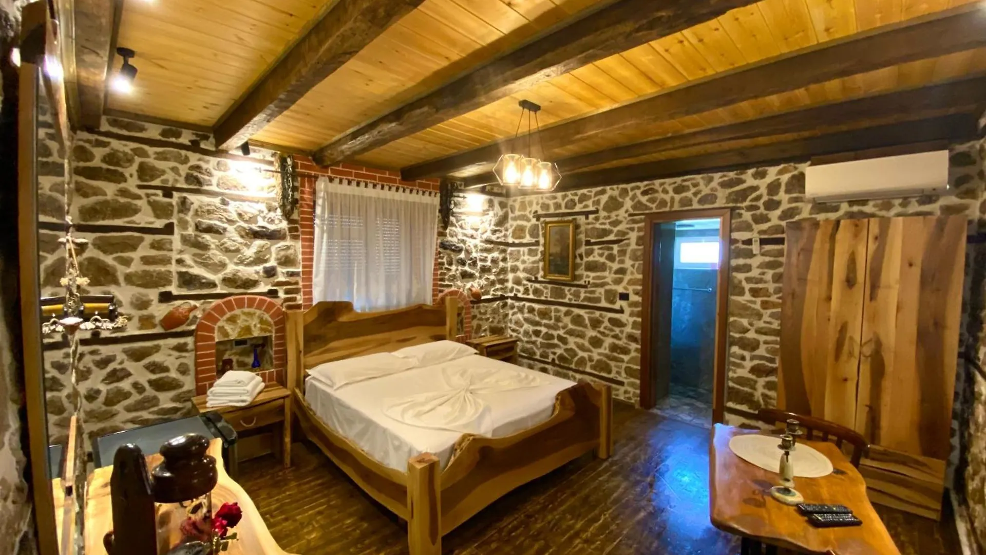 Vechia Villa Mitllari Tushemisht